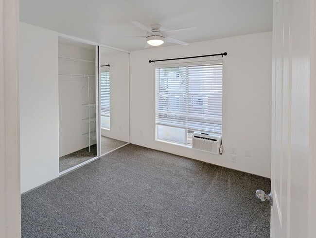 Building Photo - Ground floor 3 bedroom 2 bath with ocean view and community pools