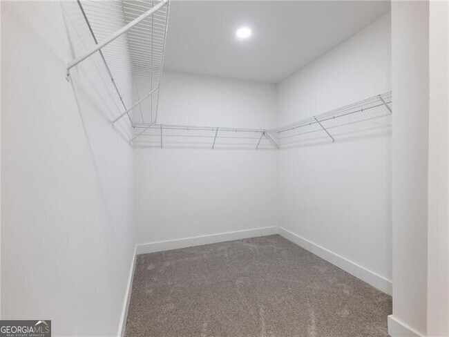 Building Photo - 2438 Shadburn Ferry Dr