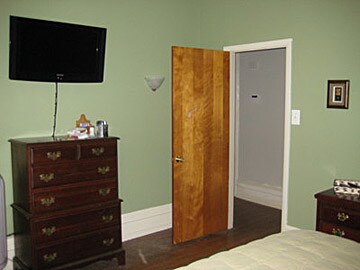 Building Photo - 140 Sumac St