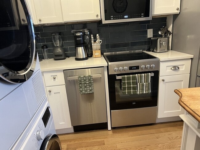 Building Photo - 35 Grove St