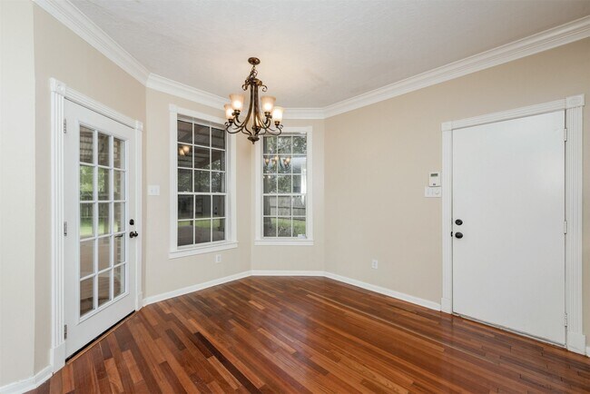 Building Photo - 215 Sunset Ridge Dr