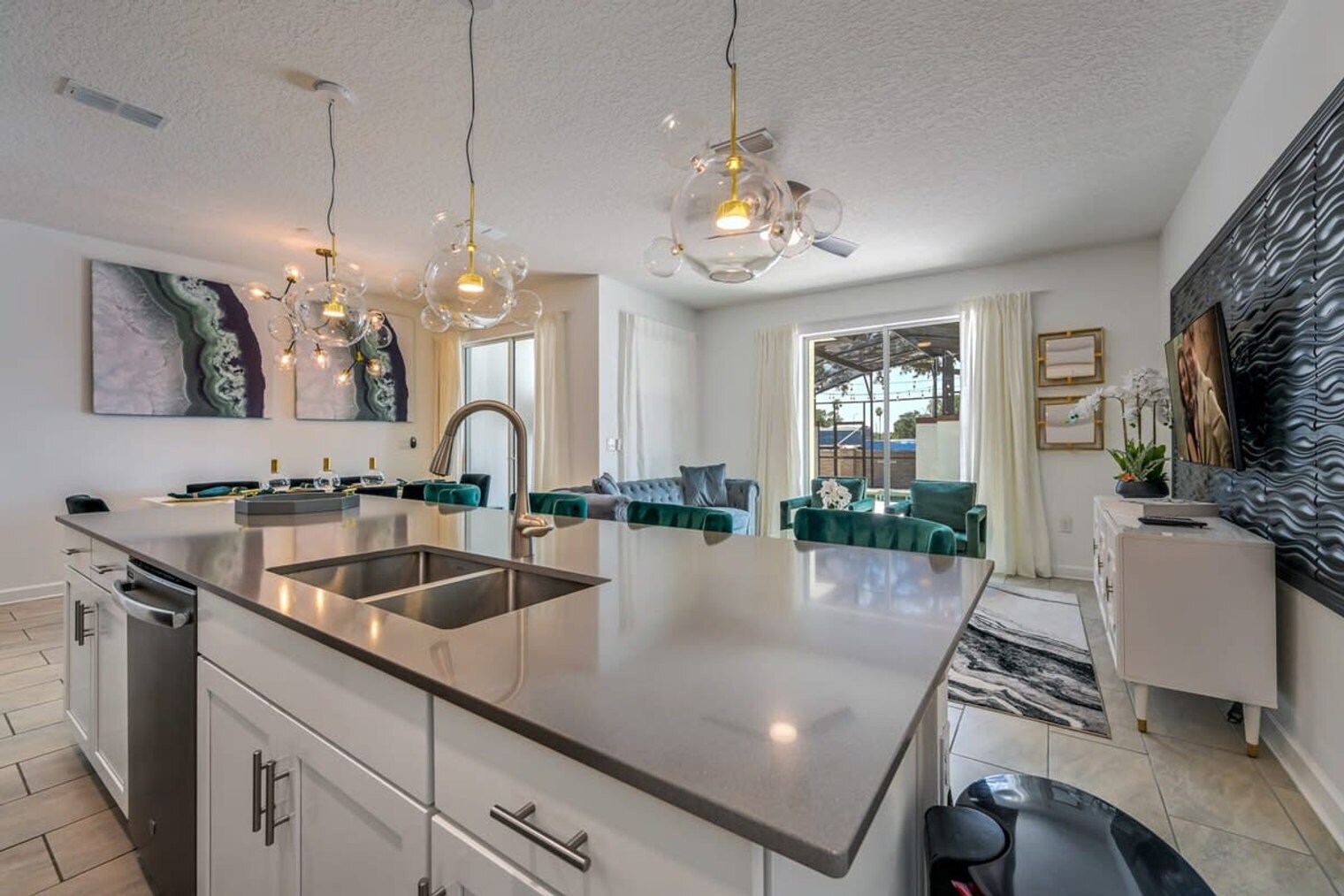 Building Photo - 5047 Windermere Ave