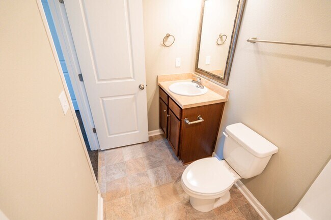 Building Photo - 3/3 Condo in Mission Overlook-MOVE IN SPEC...