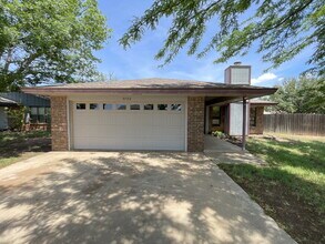 Building Photo - House Located On Cul-De-Sac & Within Minutes Of Wal-Mart & W. Loop 289!