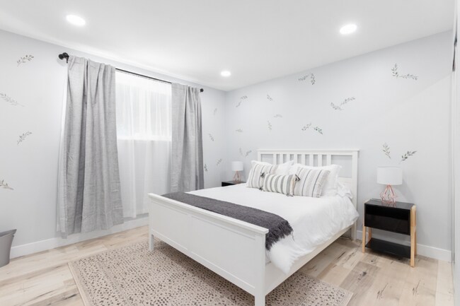 Building Photo - 3950 Marlesta Dr