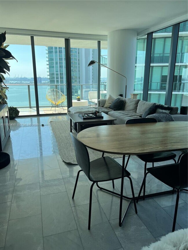 Building Photo - 650 NE 32nd St