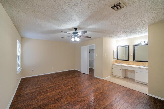 Building Photo - 1815 Ripple Creek Dr