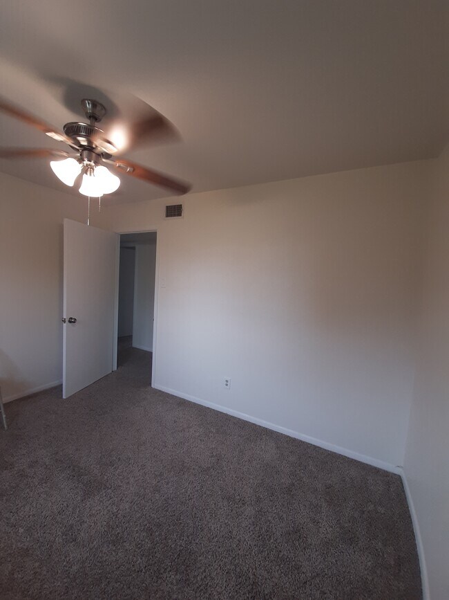 Building Photo - 4318 Jenny Ln