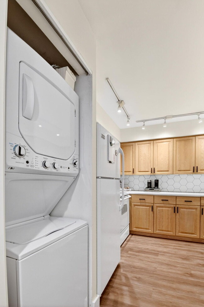 Building Photo - 3589 S Ocean Blvd