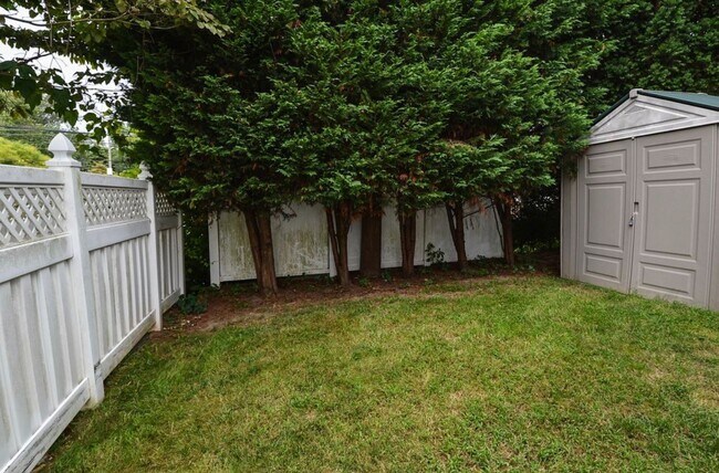 Building Photo - 138 Wilson Ave