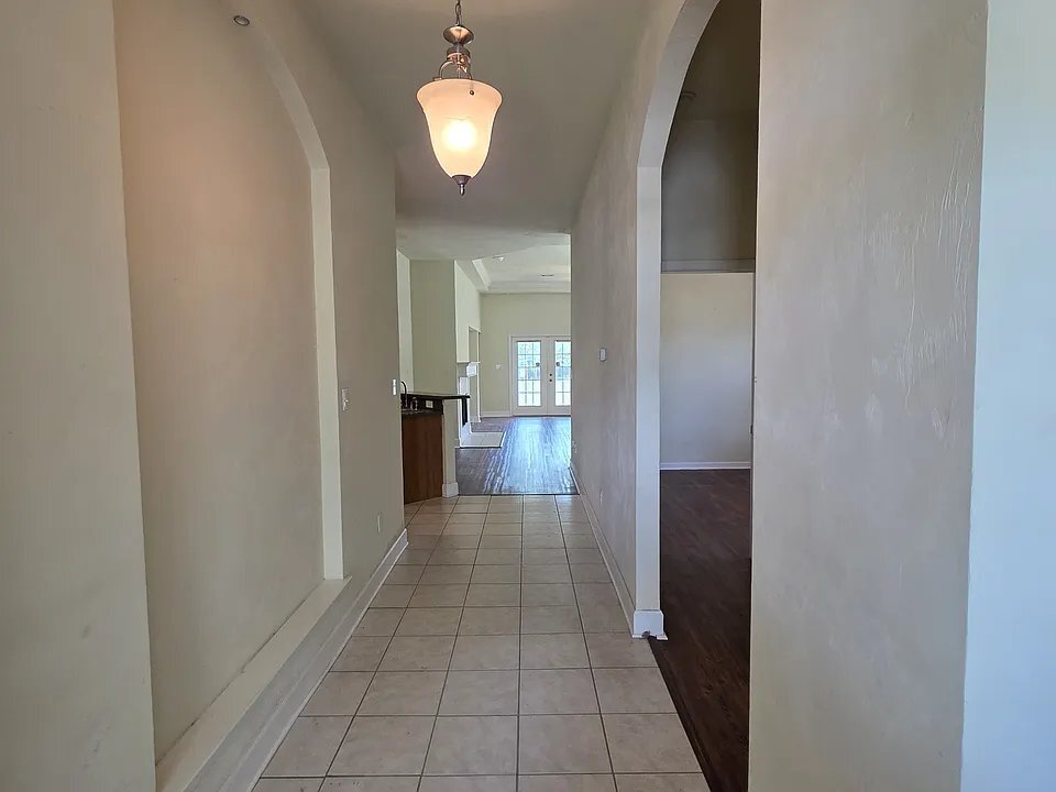 Building Photo - 5531 Hampton Woods Way