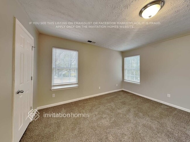 Building Photo - 86 E Main St N