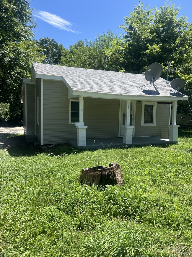 Primary Photo - 109 Frisco St