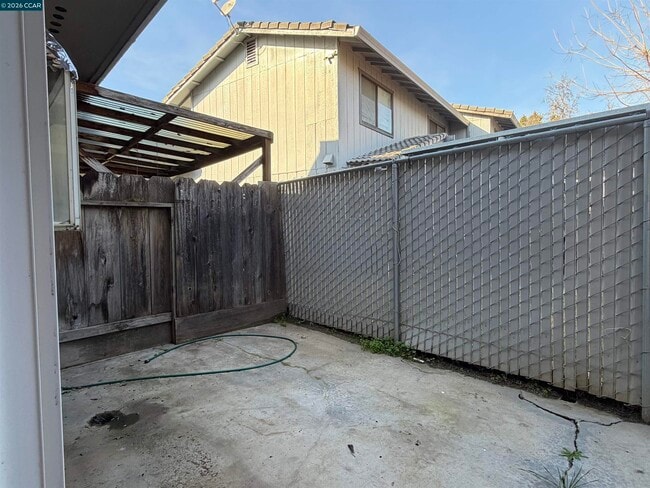 Building Photo - 1648 W N Bear Creek Dr