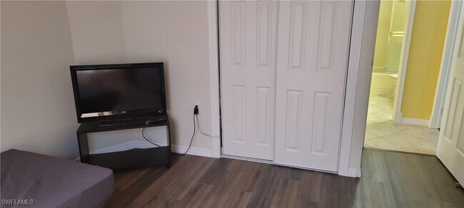 Building Photo - 4700 Tahiti Dr