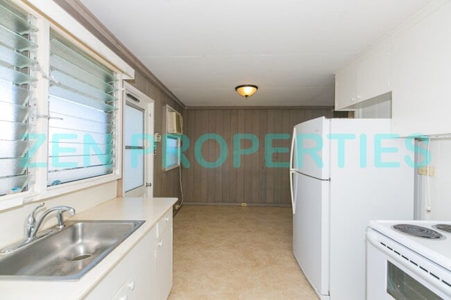 Building Photo - a 3 bdrm, 1 bath home for rent in Niu Valley