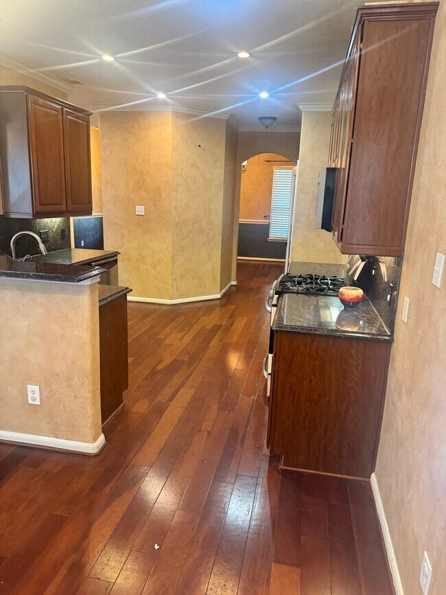 Building Photo - 11303 English Rose Trail