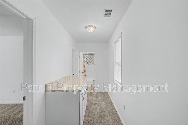 Building Photo - 1200 E 37th St
