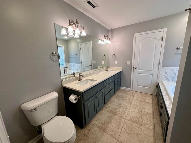 Building Photo - Available NOW -104 Planters Court