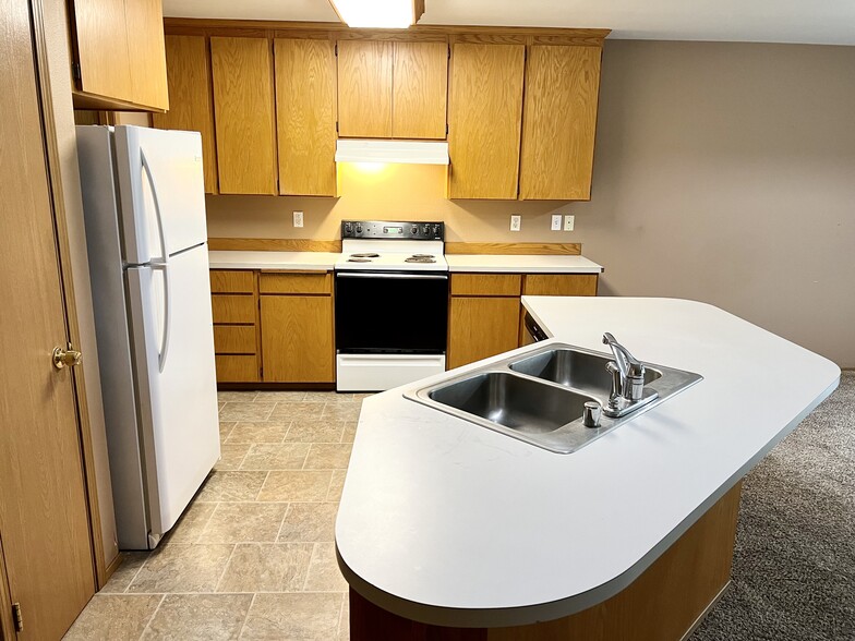 Kitchen - 9928 148th Street Ct E