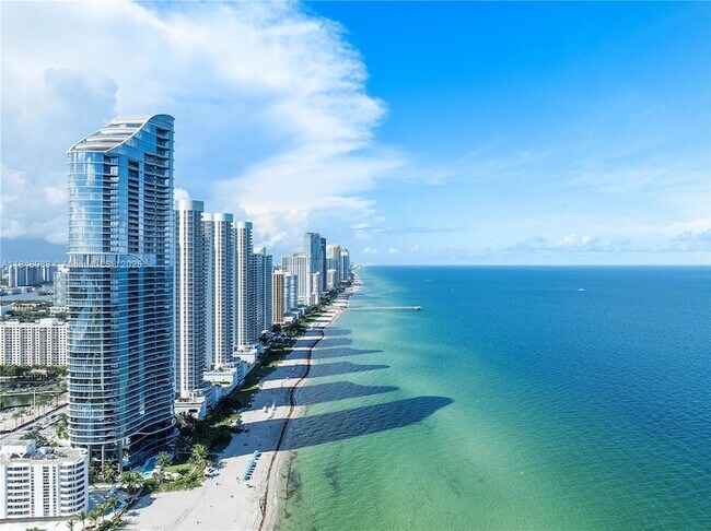 Building Photo - 15701 Collins Ave