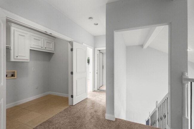 Building Photo - Waterfront Living at Its Best – For Rent o...