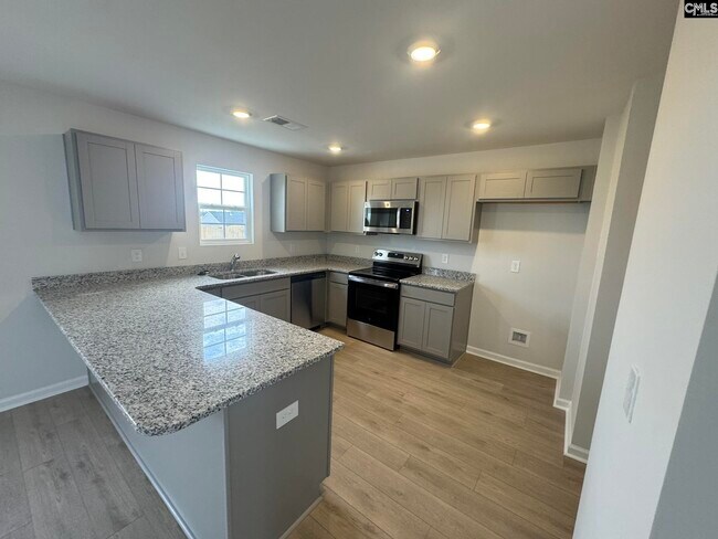 Building Photo - 3055 Hallsdale Dr