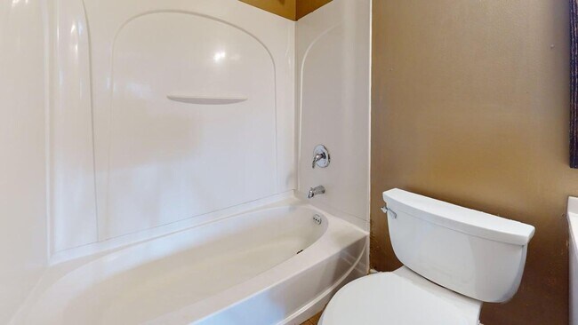 Building Photo - 3360 W 84th St