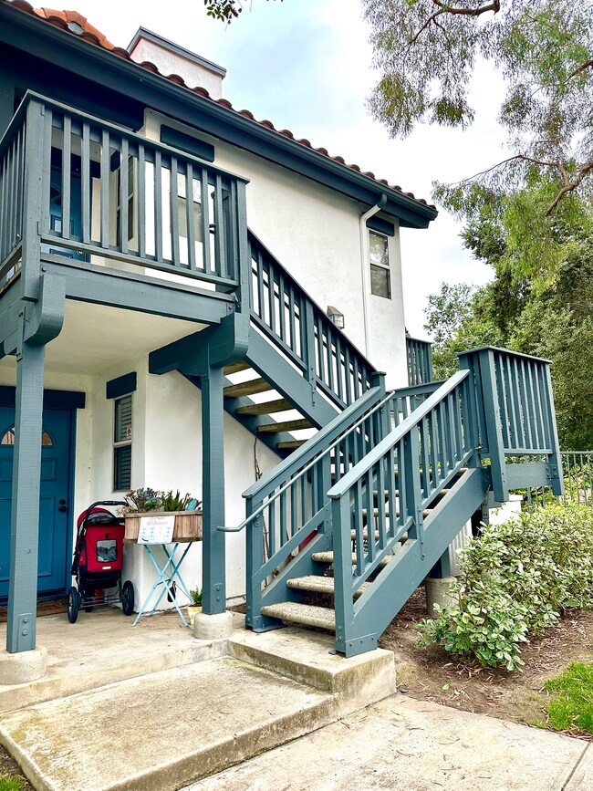 upstairs unit - 44 Dianthus