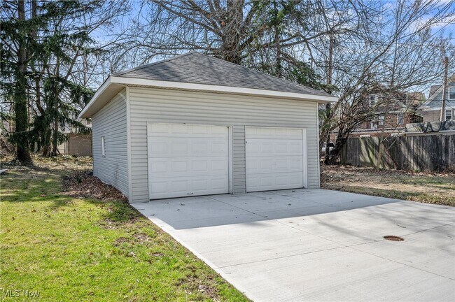 Building Photo - 9715 Clifton Blvd