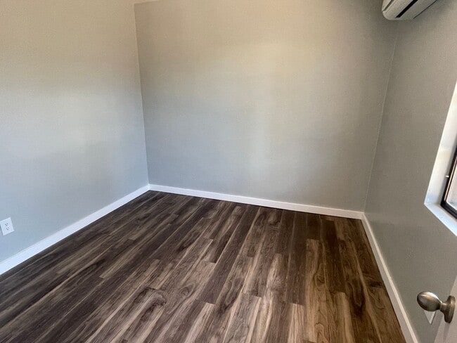 Building Photo - MOVE IN SPECIAL-500.00 OFF 1ST MONTHS RENT...