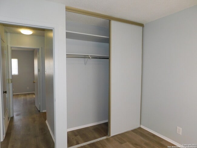 Building Photo - 6707 Pleasant Oak Dr