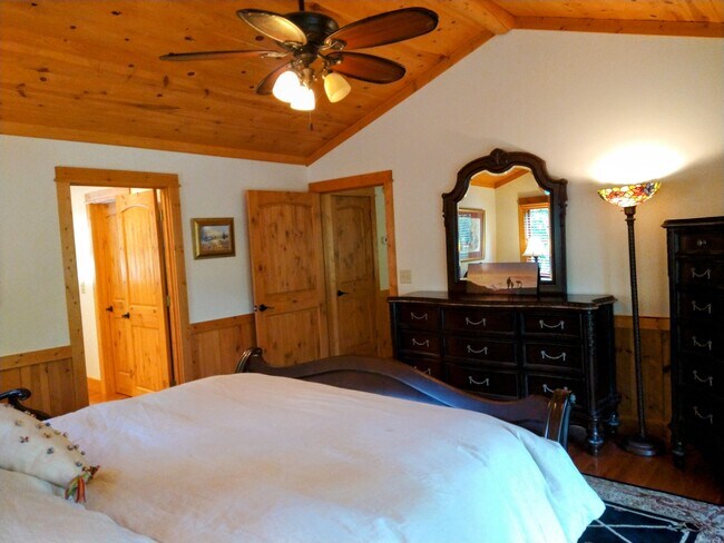 Building Photo - 386 Arbor Dr