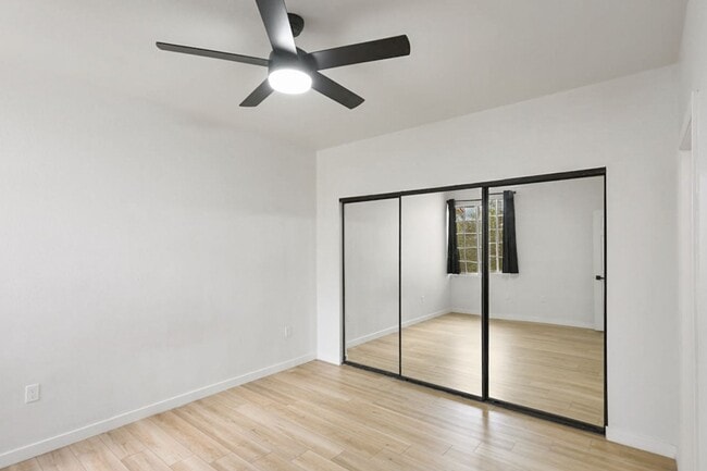 Building Photo - 3 Bed Condo In Gated West Side Community