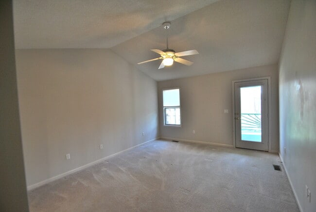 Building Photo - VERY NICE NEIGHBORHOOD