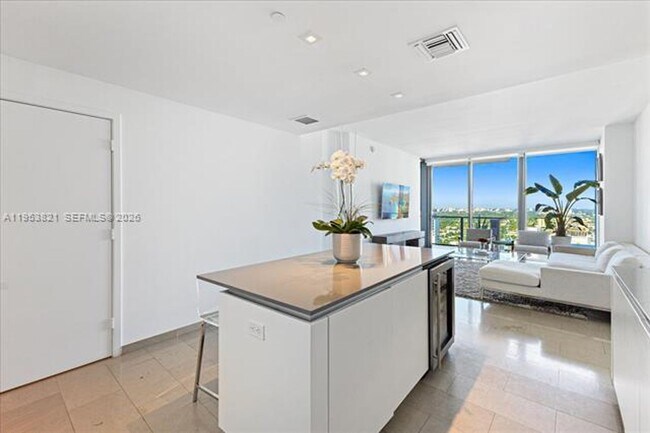 Building Photo - 88 SW 7th St