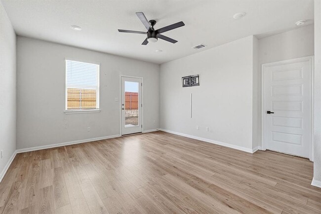 Building Photo - 323 Tolo Dr