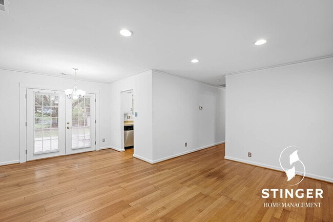 Building Photo - 401 Fraser Dr