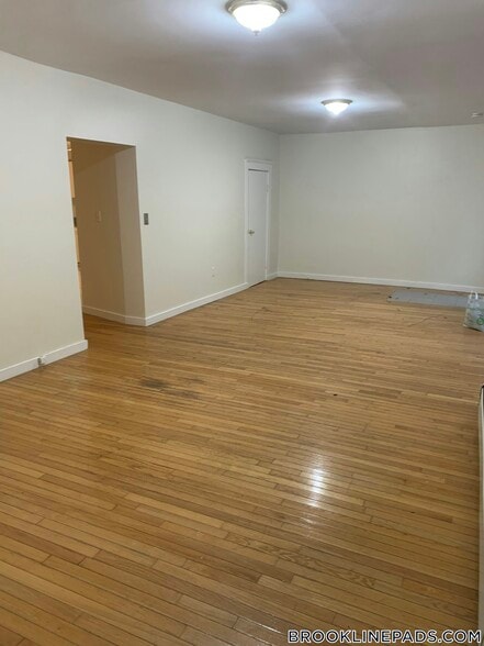 Building Photo - 208 Winthrop Rd