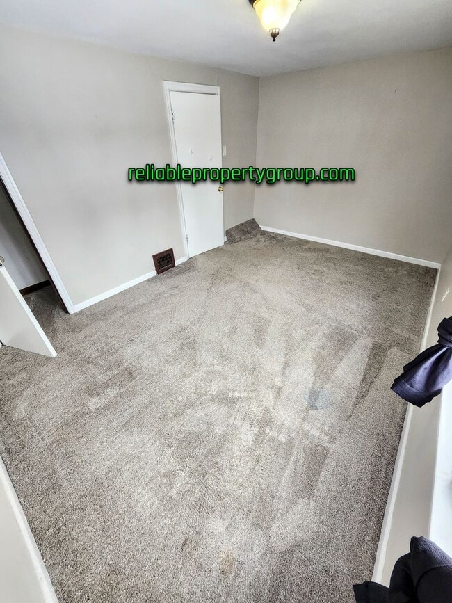 Building Photo - New Listing - Fort Wayne