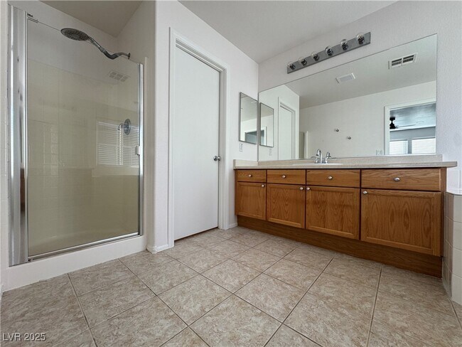 Building Photo - 9501 Ironsend St