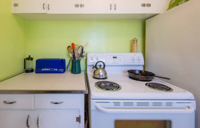 Building Photo - 8415 NE Milton St