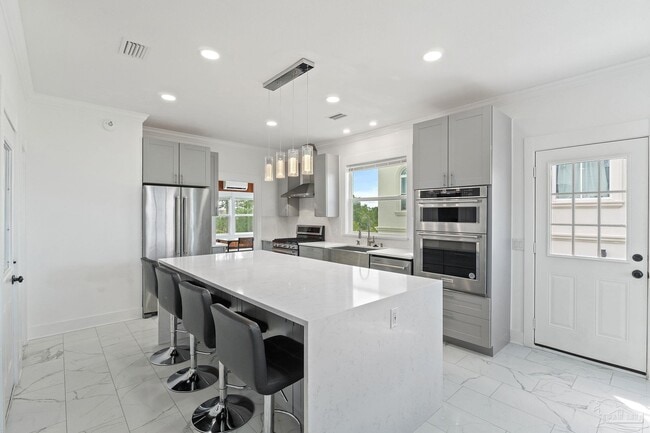 Building Photo - 500 Deer Point Dr