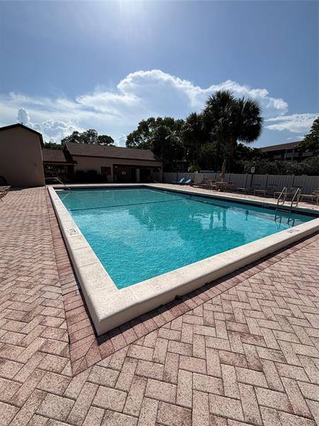 Building Photo - 2660 Carambola Cir N