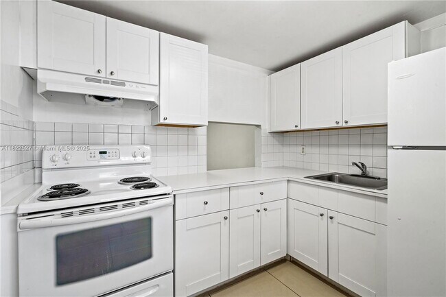 Building Photo - 301 NW 177th St