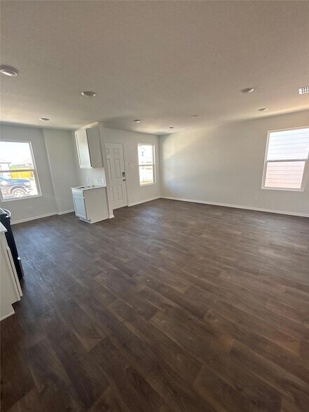 Building Photo - 14833 Cactus St