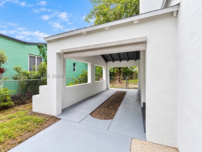 Building Photo - 1043 NW 48th St