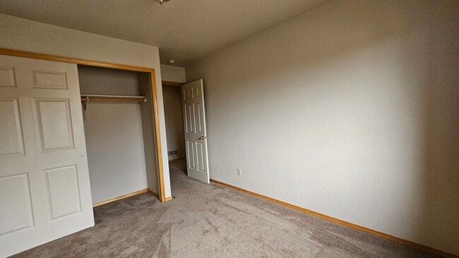 Building Photo - 1604 Columbine Village Dr