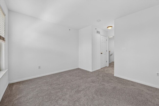 Building Photo - 39763 Rockcrest Cir