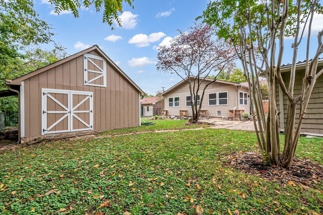 Building Photo - 7453 Harrow Dr
